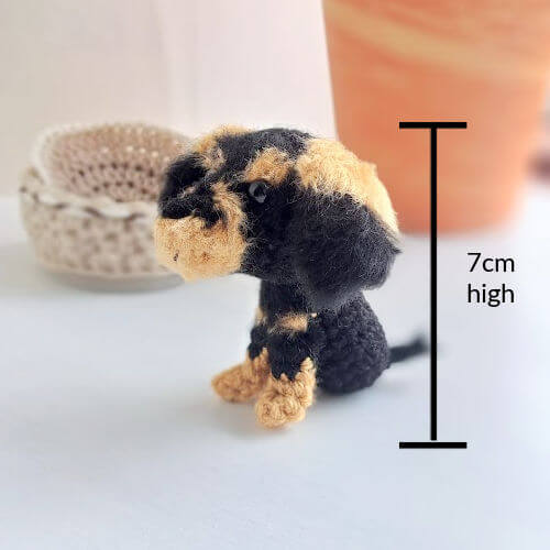 cute little wire-haired dachshund gift crochet figure with measurments showing 7cm high